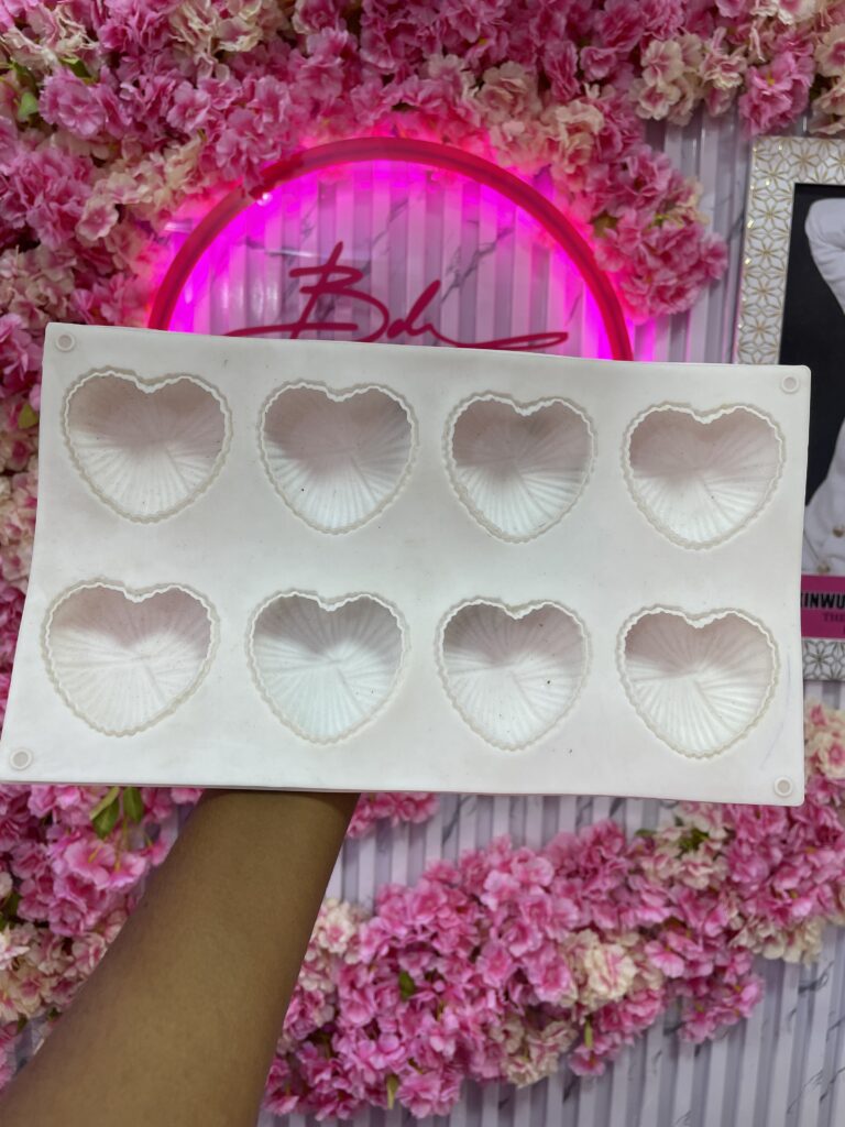 Fancy 8 in 1 love mold